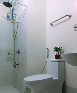 2BR PIONEER Woodland Boni,Mandaluyong connected to Boni MRT station - Manila - 3