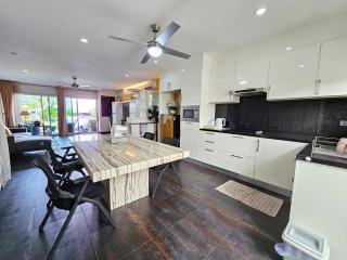 Modern 3-Bedroom Townhome in Kamala - Kamala Beach - 7