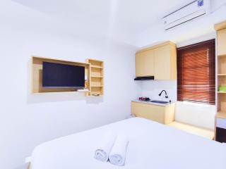 Cozy Studio at 9th Floor Paltrow City Apartment By Travelio - 1