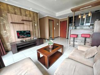 Strategic 3BR Sudirman Park Apt with Wi-Fi, Pool,Gym by 2ndHome - Jakarta - 5