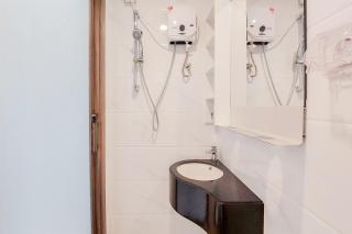 Comfortable and Homey Studio Apartment at Sky House Alam Sutera By Travelio - Tangerang - 4