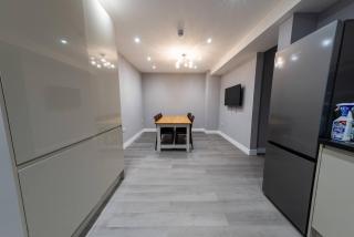 Room in Apartment - Stylish Apartment with Private Room and Facilities - Bristol - 4