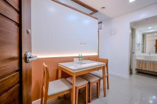 Sapphire Seaview Park near Okada, Solaire, MOA, NAIA Airport - Manila - 5