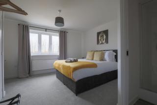 4 Bedroom House Near Cardiff and Newport - 8