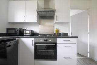 4 Bedroom House Near Cardiff and Newport - Cardiff - 9
