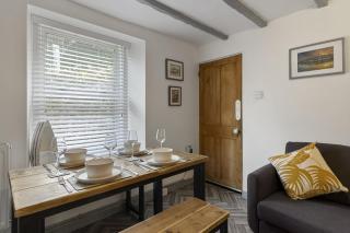 Pisces Cottage, Historic Harbour Hideaway - Brixham - 2