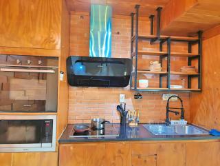Stylish 3BR Rasuna Apt with Pool, Gym,Wi-Fi, Netflix by 2ndHome - 1