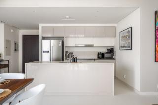 Luxury 3BR Penthouse Retreat - Private Beach & Palm Views - 7