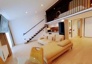 Tirana Sunset Retreat Stylish Loft by the Lake Park - Sauk - 0