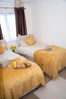 Yellow Haven spacious quiet free parking sleeps 7 - Swindon - 4