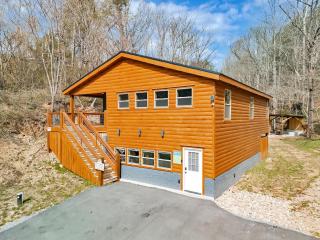 Endless Fun #3615 - Sevierville - 0