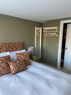 The Green Room - ROOM & EN-SUITE ONLY - Cheltenham - 4