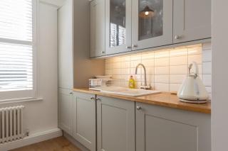 12a Fieldstile Road - 5