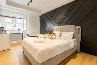 Platinum Jacuzzi Tsakalof 17 by Zeussuites - Athen - 0