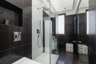 Przestronny i Przytulny Apartament w Krakowie z Parkingiem i Balkonem by Noclegi Renters - Cracovia - 7