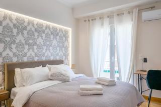 City Vibes in Athens Walk to Acropolis, Filopappou - 9