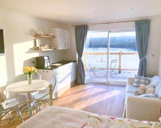 Estuary's Rest Studio Apartment at Galwad Y Mor - Cardigan - 8