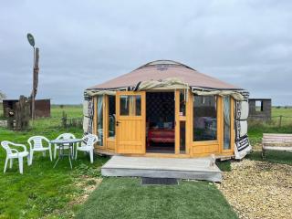 Russell's Ranch - Glamping and camping - - 0
