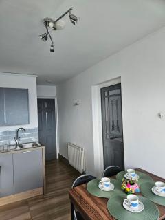 1 Bedroom Apartment in Poole - 4