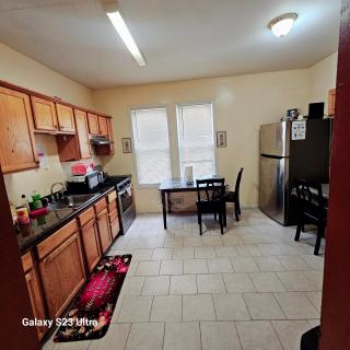 Divine Villa & Resorts Guest House - 283 Lehigh Ave - Newark - 5