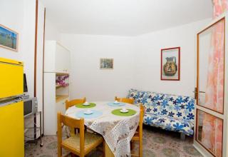 Two storey terraced house in a residence with a pool - Bibione - 8