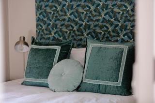 MontMartre Chalets & Venue - 8