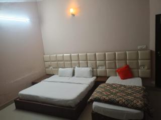 Hotel Queens Pearl Inn - Dehradun - 3