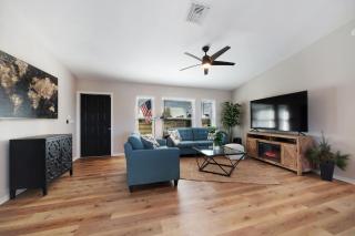 Charming Sunshine Home With Heated Pool on Canal Cape Coral - Cape Coral - 8