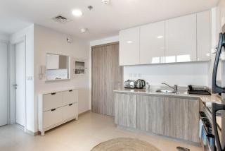Stylish 1BR Near Town Square - Sleeps 4 Guests - Dubai - 1