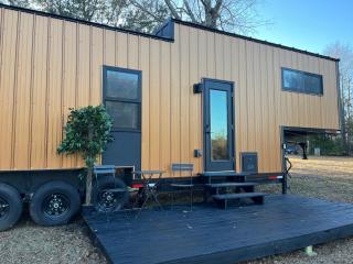 The Summit Tiny Home - - 0
