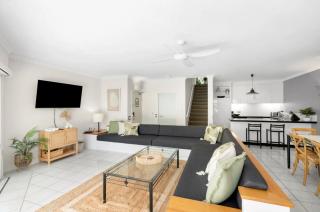 Alamanda Suite 43 Beachfront Accomodation - Palm Cove - 6