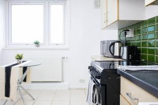 Cozy Apartment next to AO Arena with Free Parking - Manchester - 4