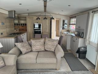 Luxury 2 Bedroom van linen included Pets go Free - Hunstanton - 7
