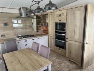 Luxury 2 Bedroom van linen included Pets go Free - Hunstanton - 4