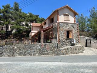 Charming Villa in Pano Platres, Cyprus - Your Home Away from Home - Platres - 9