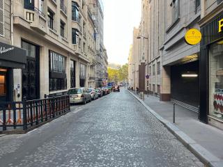Luxe Accommodation on the Champs-Élysées - Paris - 3