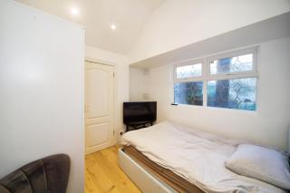 Chic 2BD Flat 12 Mins from Hampstead Heath - Londra - 2