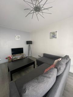 City & cosy, LYON CHARCOT- WIFI - LAVE LINGE - BALCON - PARKING - Lyon - 5