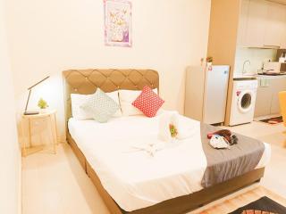 F1-32-02 Morton HouseTamarind WiFiNetflixParking - Cyberjaya - 0