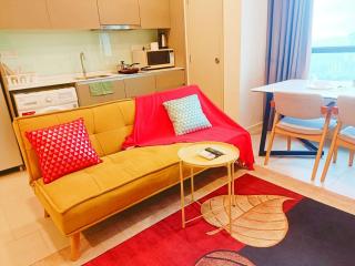 F1-32-02 Morton HouseTamarind WiFiNetflixParking - 1