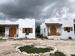 Azteca Serenity Villa -2BR with Private Pool and Ocean Views - Treasure Beach - 1