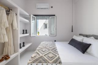 EOS Properties - Pollonia - 2
