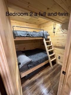 Cabin in the treetops! - 6