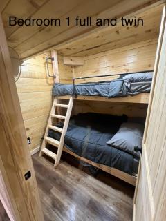 Cabin in the treetops! - Lancaster - 3