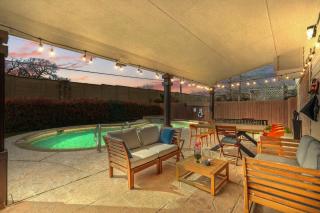 4BD Tropical Pool Oasis with a Game Room - 9