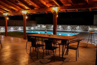 Villa Atanis - - 3