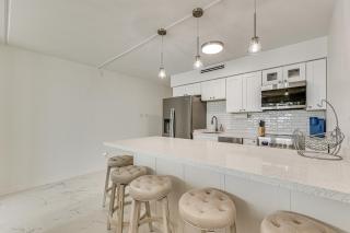 Dogs Welcome Beachfront South Padre Island Condo - South Padre Island - 2