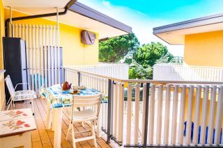 Colourful apartment with terrace in Bibione - Bibione - 0