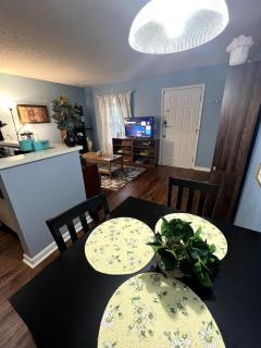 Vet School - Pools Full Kitchen Queen Bed - Auburn - 4