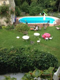 House, pool, large garden in Orville - - 0